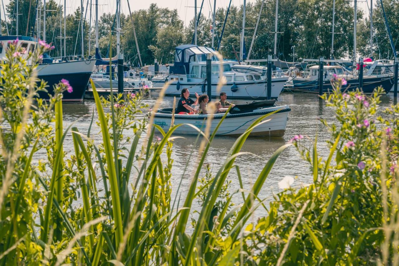Europarcs De Biesbosch Hotel Willemsdorp Екстериор снимка