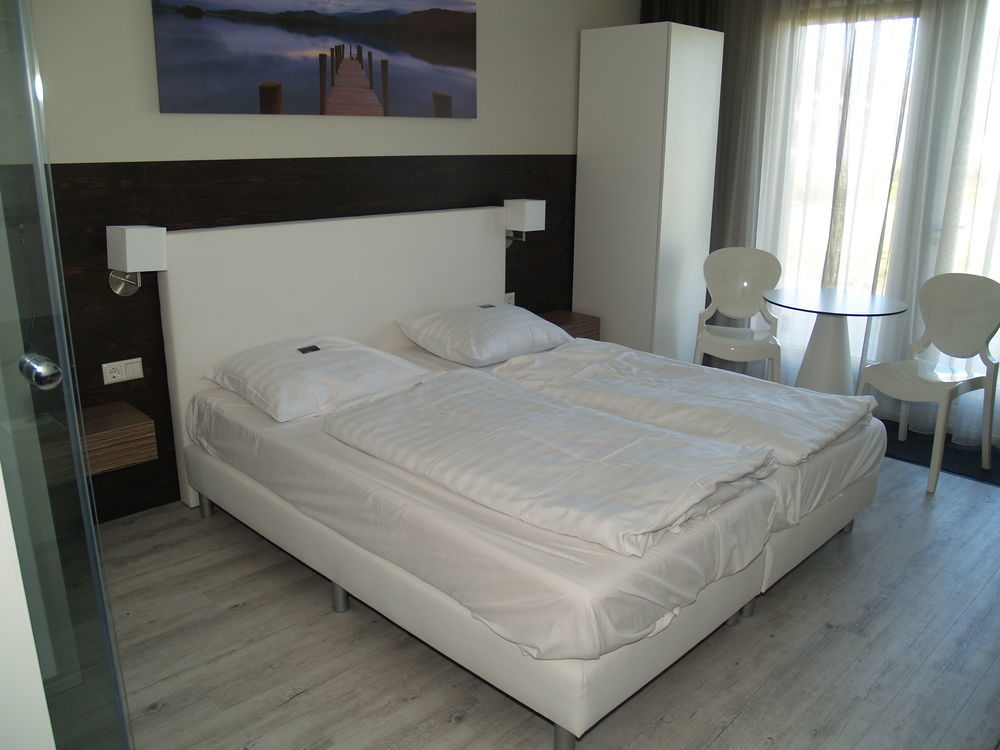 Europarcs De Biesbosch Hotel Willemsdorp Екстериор снимка