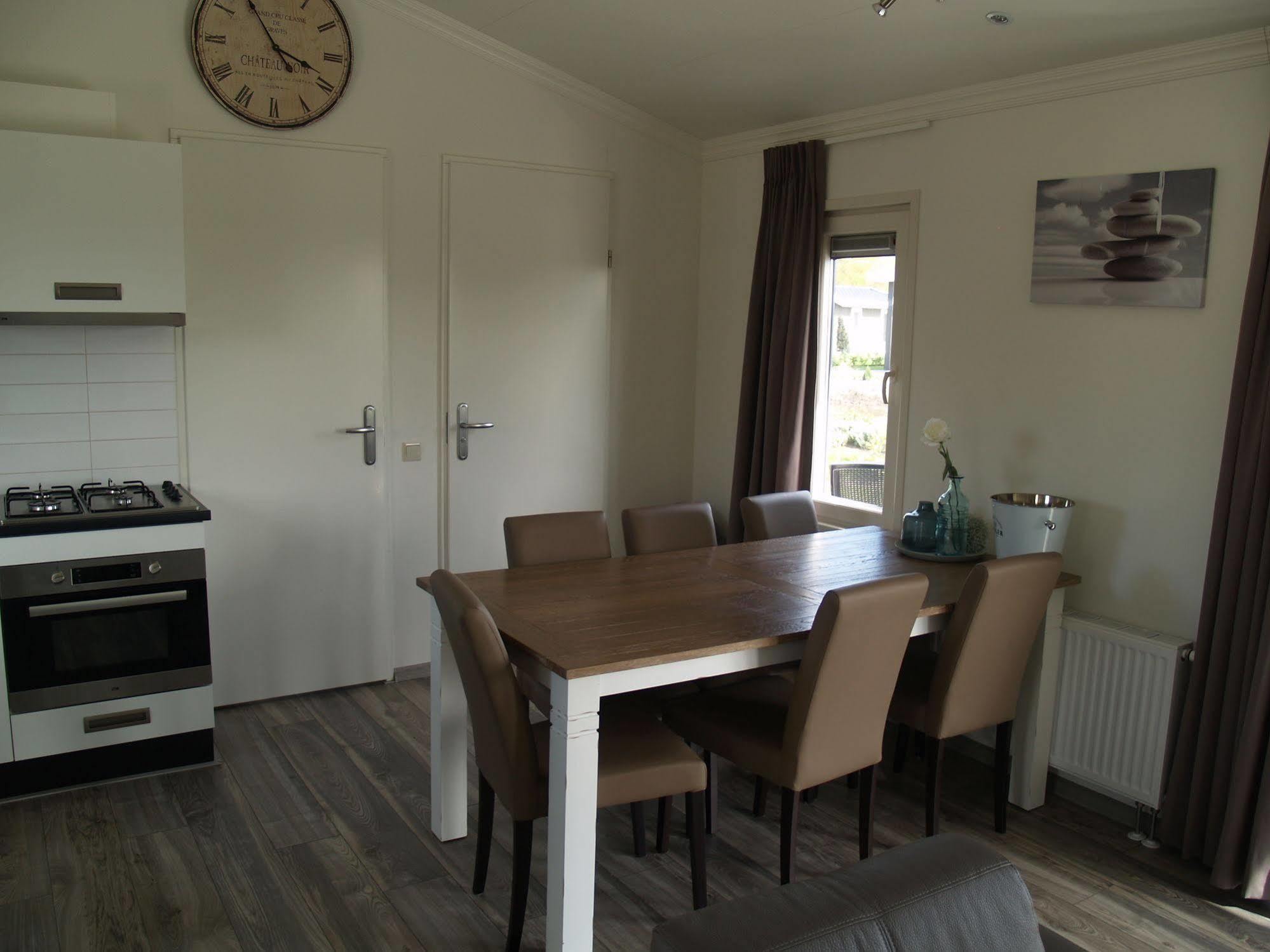 Europarcs De Biesbosch Hotel Willemsdorp Екстериор снимка