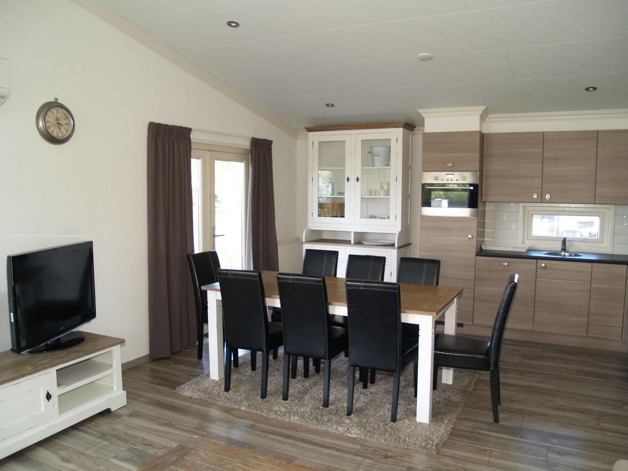 Europarcs De Biesbosch Hotel Willemsdorp Екстериор снимка